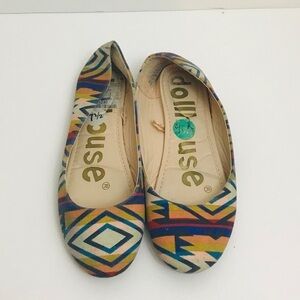 🔴CLEARANCE🔴 Size 7.5 Dollhouse Tribal Print Flats